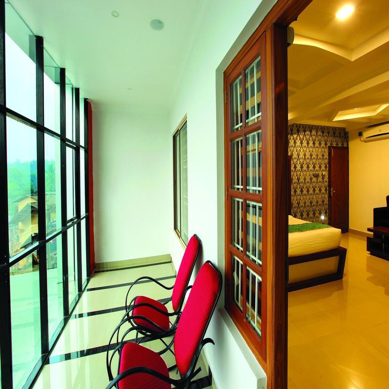 Holiday Hill Hotel & Suites Sultan Bathery Eksteriør bilde